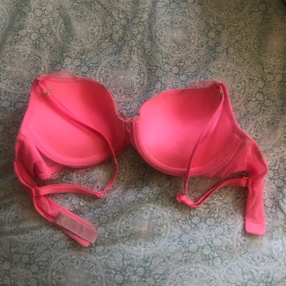 Pink Victoria’s Secret bra